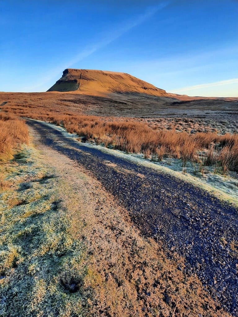 PEN-Y-GHENT-2-LP00113